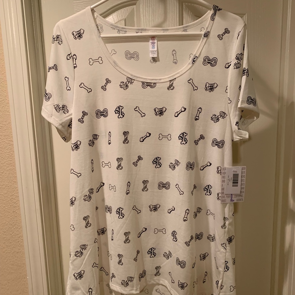 NWT L LLR Dog Bones Printed Classic T